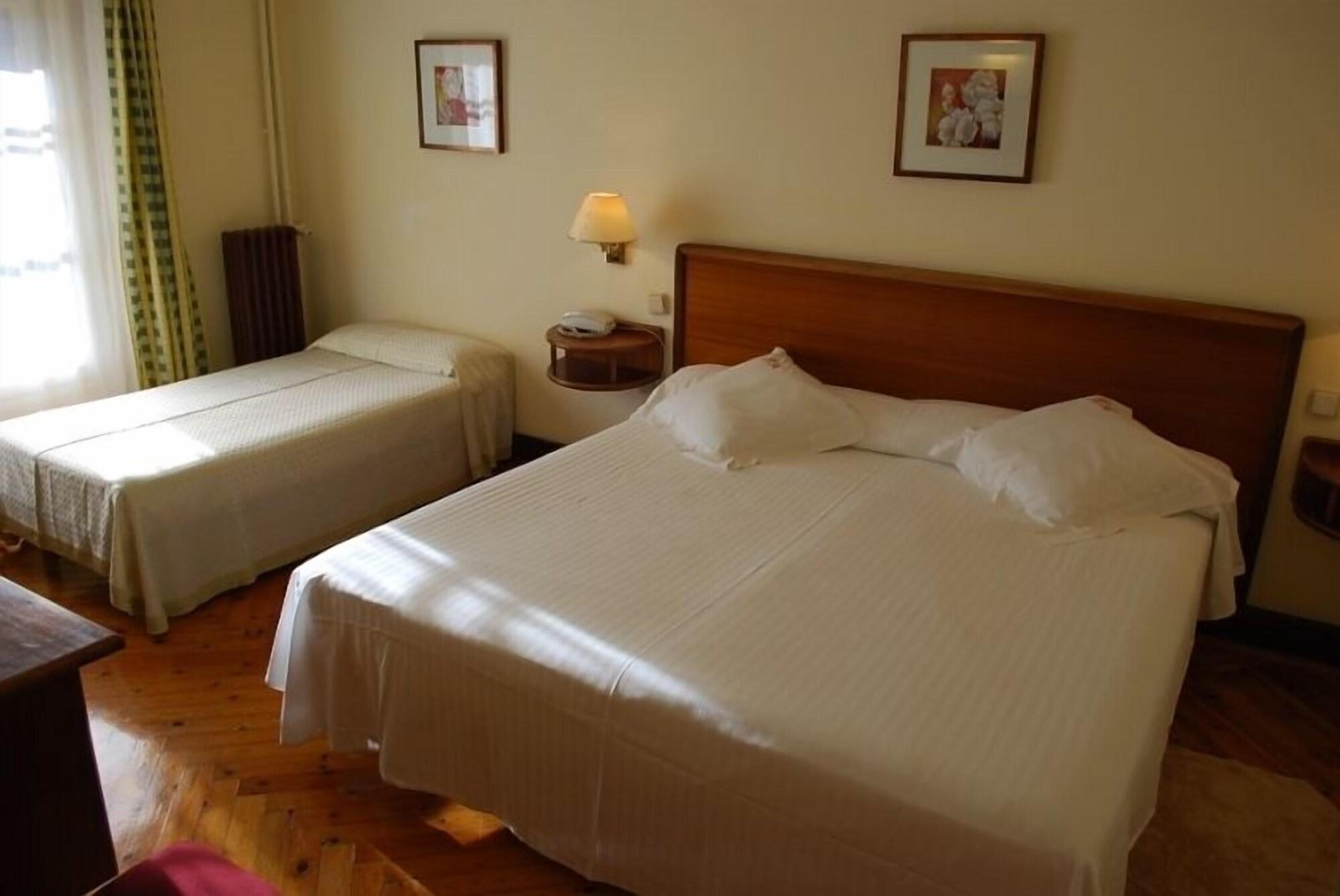 Hotel Adsera ラ・モリーナ エクステリア 写真