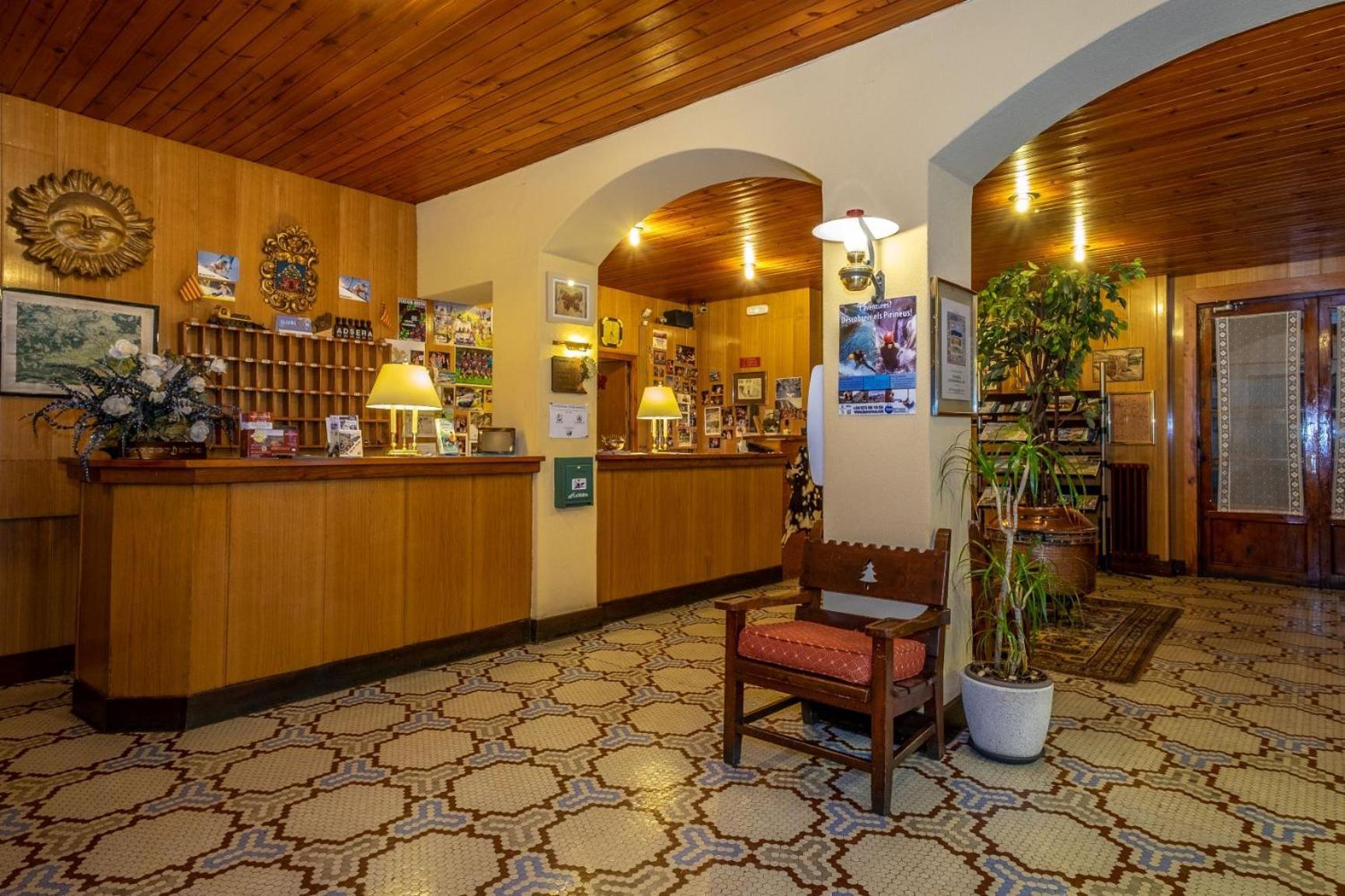 Hotel Adsera ラ・モリーナ エクステリア 写真